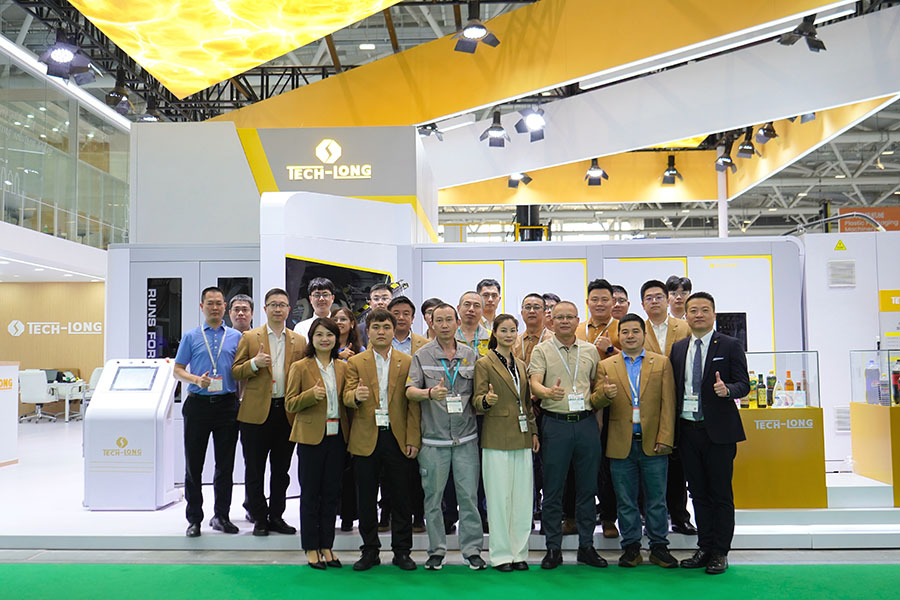 達意隆閃耀CHINAPLAS：高效驅(qū)動，智塑未來！